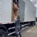 PM Rodoviária apreende 300 mil maços de cigarros contrabandeados