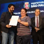 Prefeitura entrega mais de 1.200 documentos títulos de regularização fundiária em São Mateus