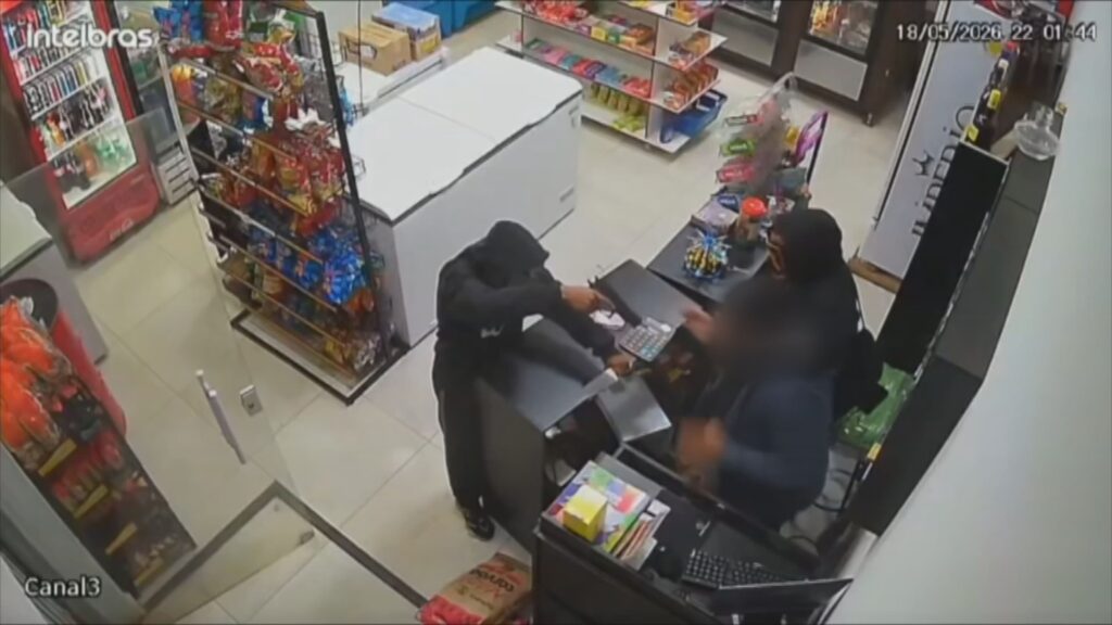 Bauru e Marília no WhatsApp Dono de adega é rendido e trancado em banheiro durante assalto em Jaú Magesto/Reprodução