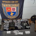 Operação da PM no Arapuá desarticula ponto de tráfico com mais de 5 kg de drogas e munições
