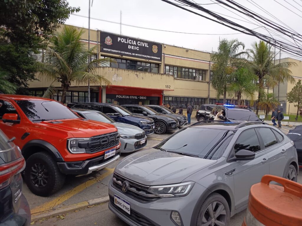 ária na capital paulista e nas cidades de Mogi das Cruzes e Santo André. Os trab