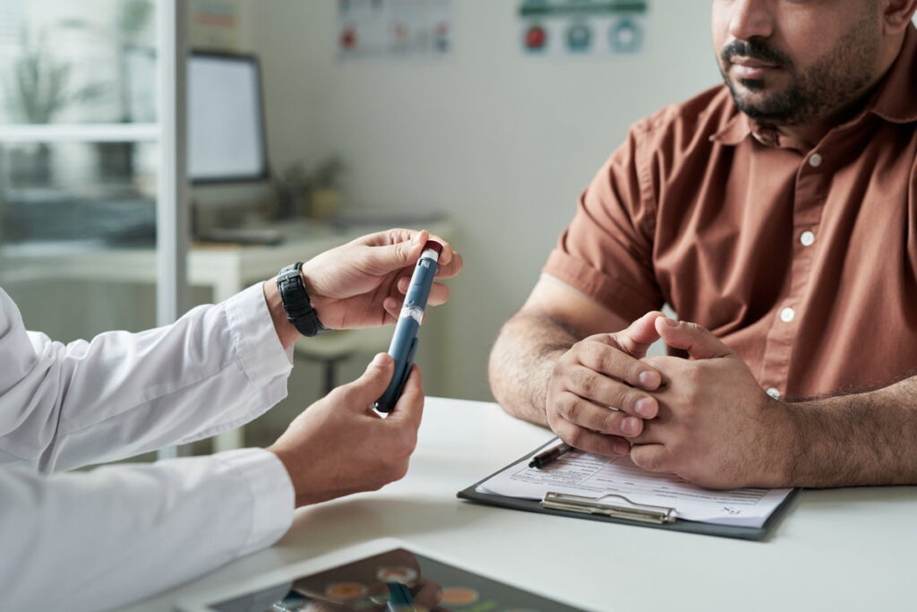 tar a glicose do sangue para dentro das células. Entretanto, quando não se produ