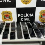 Em megaoperação na Baixada Santista, 8 mil celulares irregulares são apreendidos pela Polícia Civil.