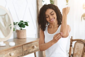 períodos prolongados. Para que serve A desonida é indicada para: Dermatite atópi