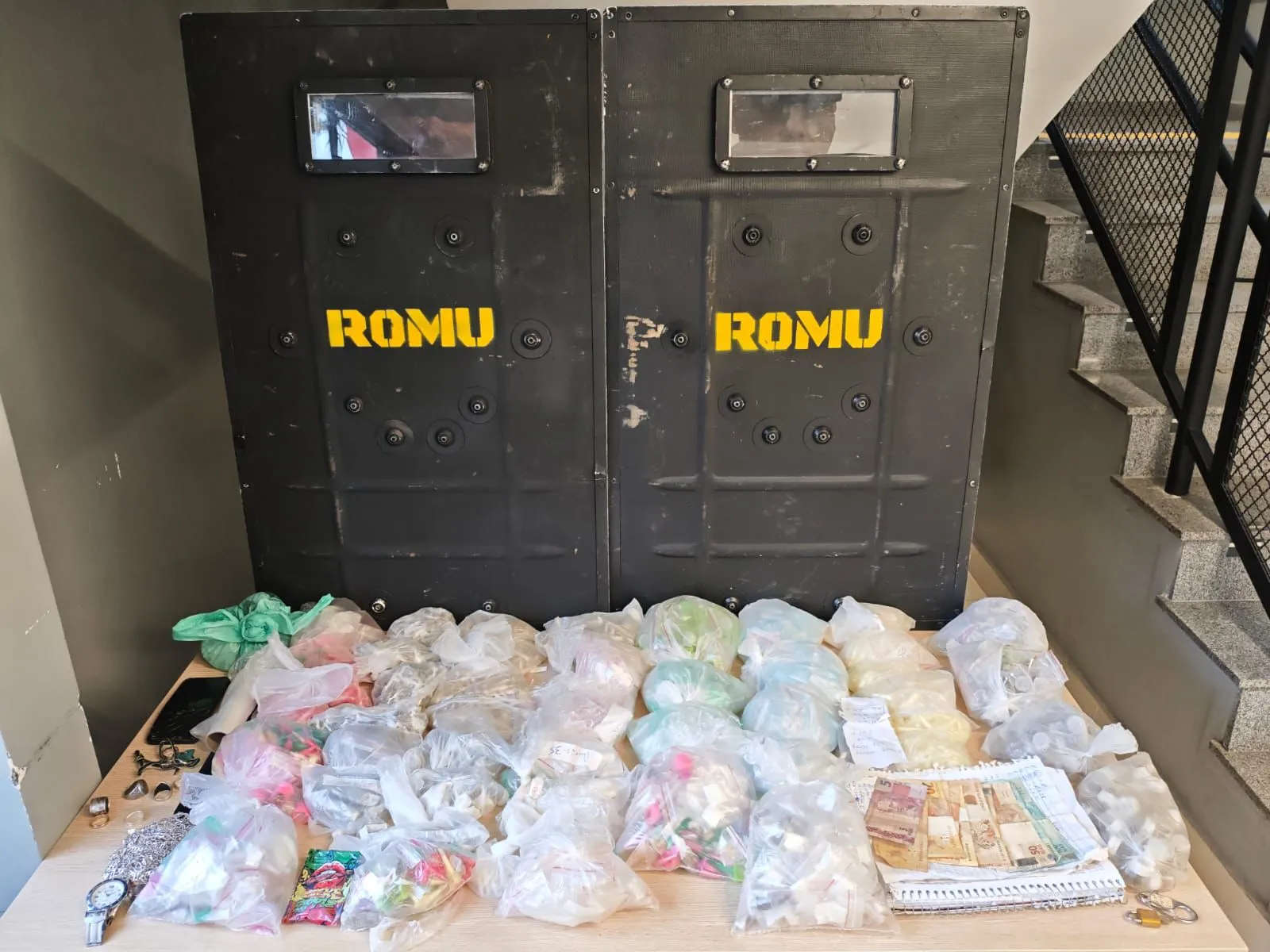 GCM apreende grande quantidade de drogas ao prender dois homens em Itaquera