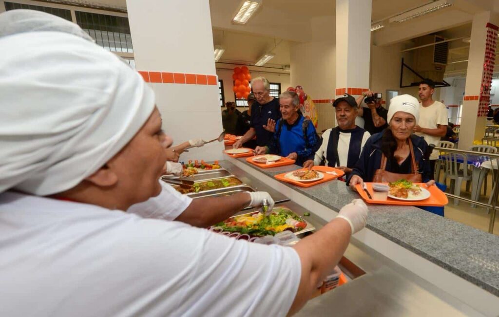 Na segunda-feira (8), todas as unidades do Bom Prato retomam o funcionamento normal – Foto: Divulgação/Governo de SP