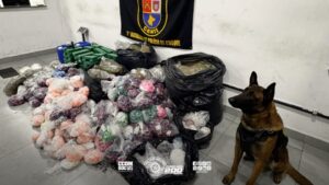 organizações criminosas ligadas ao tráfico de drogas. Ao todo, a ação resultou n