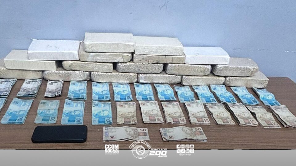 tráfico de drogas. Na quinta-feira (11), policiais militares do 12º Batalhão de