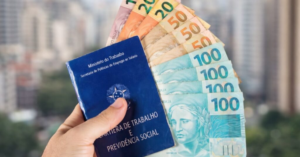 Governo Estadual comunica: Reajuste de 6,39% eleva salário mínimo para R$2106 em 2026