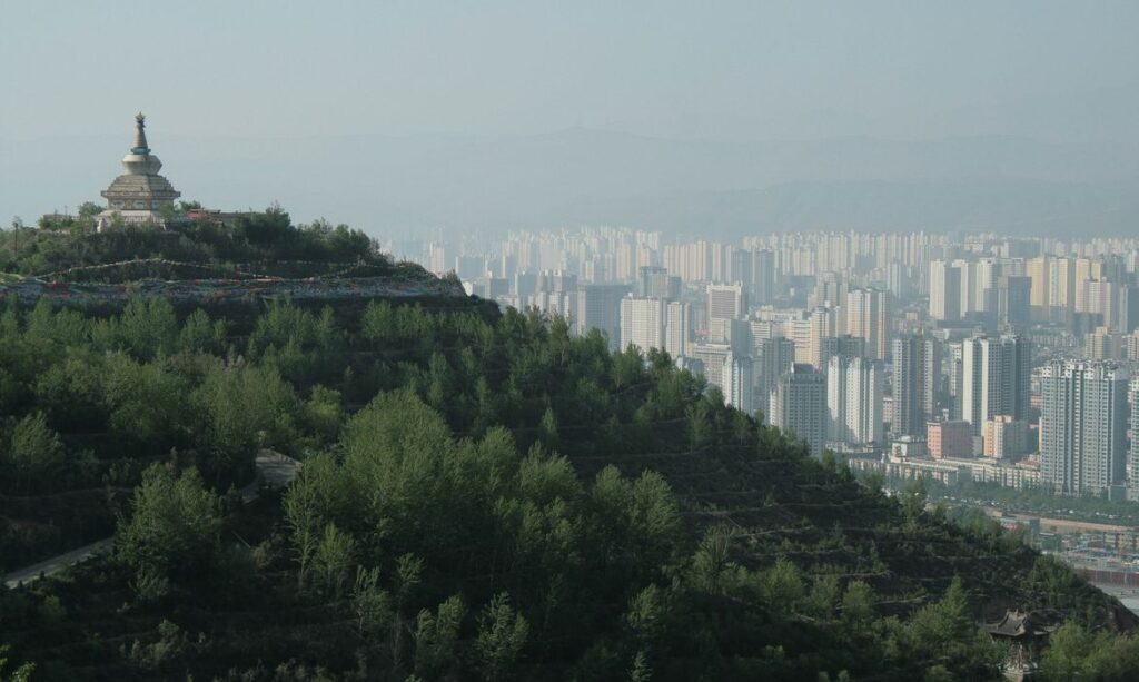 vários tremores secundários, incluindo um com magnitude de 4,9. *É proibida a re