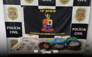 ções de drogas, na manhã desta terça-feira (16). Os entorpecentes foram localiza