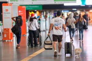 47,88% do volume total de serviços prestados no Brasil. Na comparação com abril
