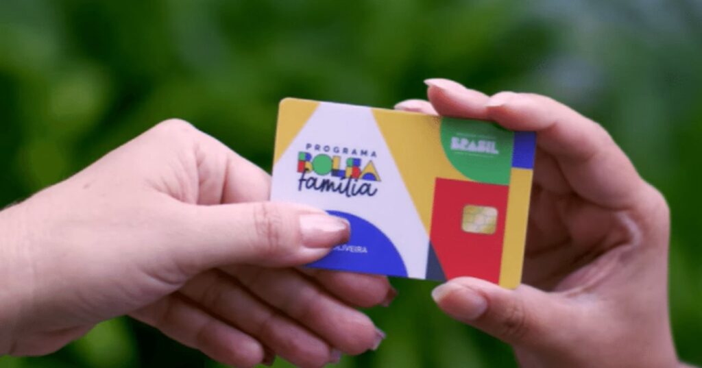 Bolsa Família libera extra de R$150 para esses CPFs; veja como e como garantir