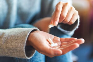antibióticos, infecções ou quimioterapia, ajudando a restaurar e equilibrar a fl