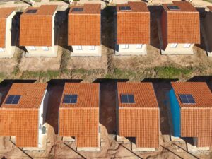 mês e evitam a emissão de 76 toneladas de dióxido de carbono (CO₂) por mês. Em 2