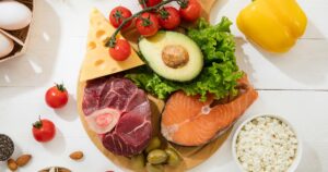 muito tempo a uma dieta rica em proteínas e totalmente isenta de carboidratos, o