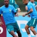 Seleção brasileira finaliza treinos em Miami com indefinição na ala direita para duelo com a Escócia