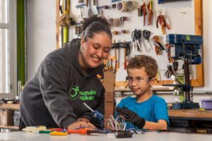Programação Infantil: Oficina de férias em SP convida crianças a criar, construir e se divertir longe das telas