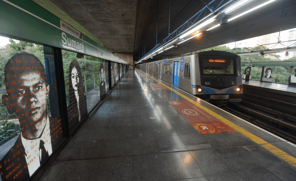 A atividade, realizada em parceria com os institutos Mauá e de Engenharia, busca tirar dúvidas e auxiliar estudantes do ensino médio e usuários do transporte metropolitano em quest