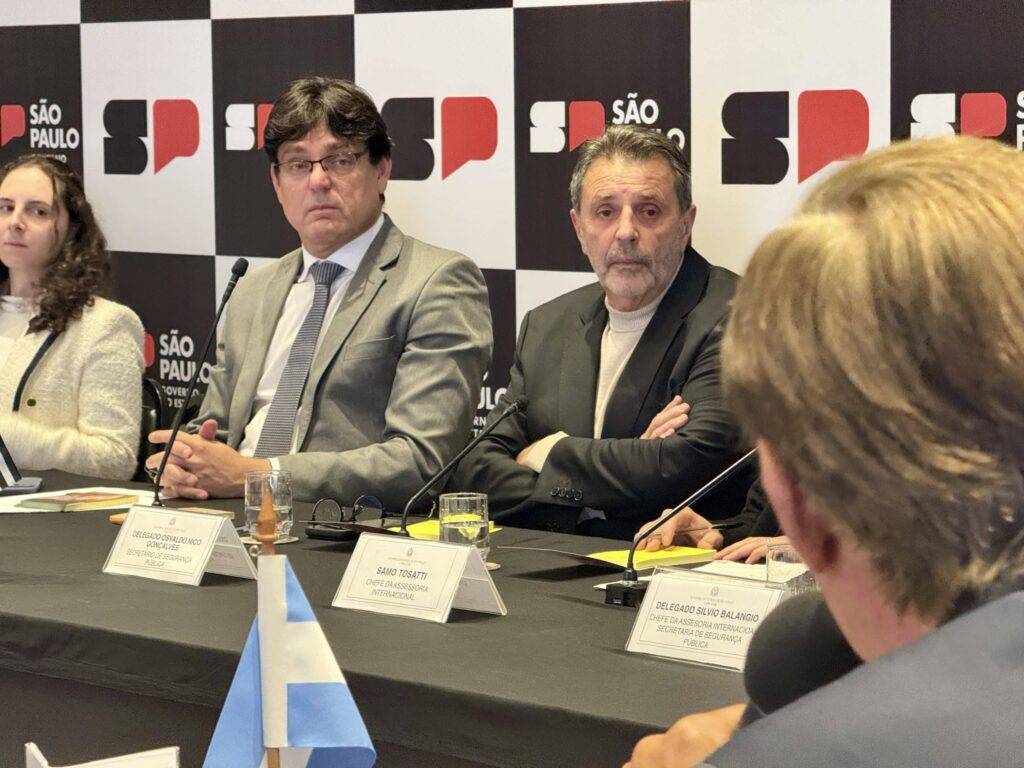 tante compartilharmos com a comunidade internacional o que temos realizado no Go