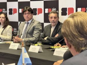 tante compartilharmos com a comunidade internacional o que temos realizado no Go