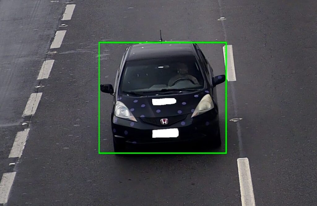 passageiros (40%) quanto por motoristas (30%), além do uso do celular ao volante
