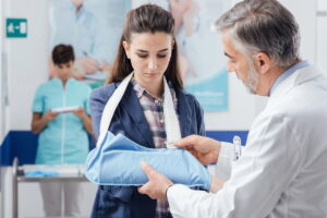 traumas de alta intensidade, como acidentes de trânsito e quedas de grande altur