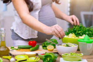 tante priorizar alimentos como cereais integrais, vegetais e frutas. Esses alime