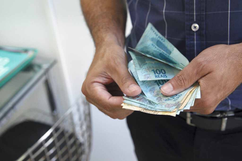 tantes para conquistar estabilidade, mas muitas pessoas cometem um erro silencio