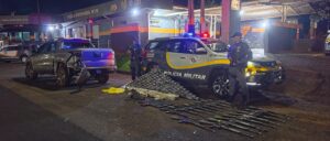 tados em um carro no interior paulista. A abordagem aconteceu em Ourinhos, na se