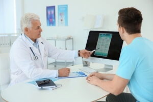 Caroços e espinhas no pênis: entenda as causas e quando buscar ajuda médica