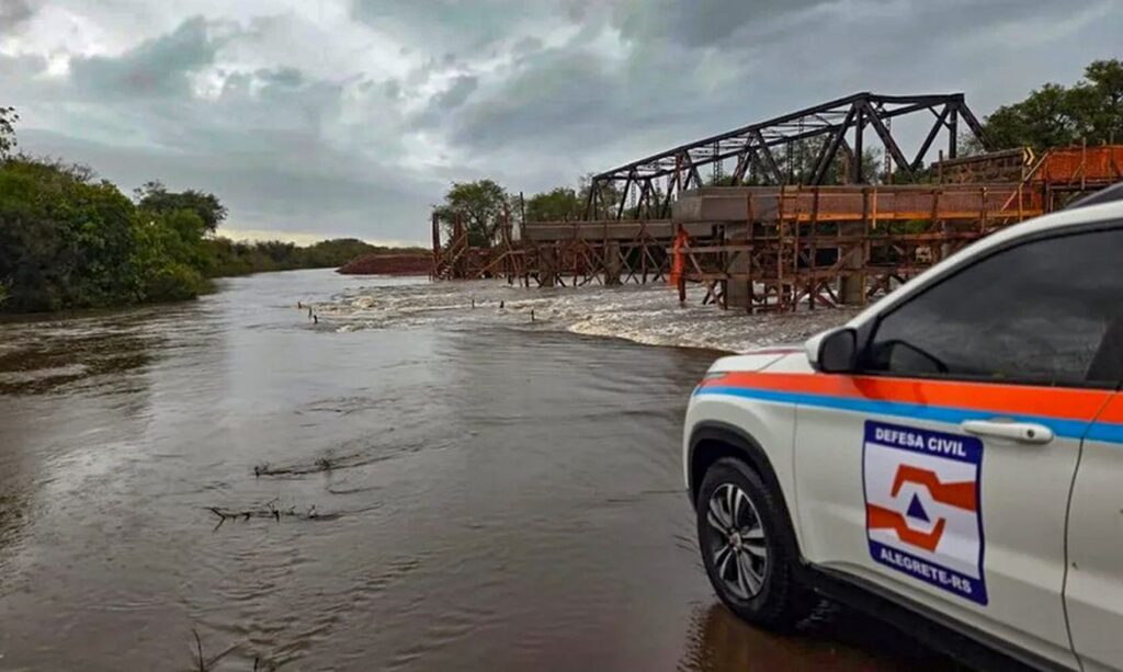 Chuvas intensas atingem 206 municípios gaúchos e elevam alerta para tempestades