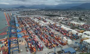 Exportações recordes impulsionam economia e reduzem déficit externo em junho