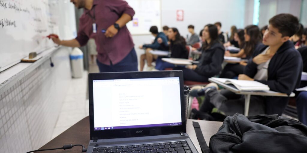 Fies 2026: pré-selecionados têm prazo final para complementar dados da inscrição