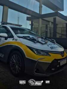 contrabando após abordagem na Rodovia Antônio Machado Sant’Anna (SP-255). Na man