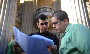 tarias que autorizam a nomeação de candidatos aprovados no Concurso Público Naci