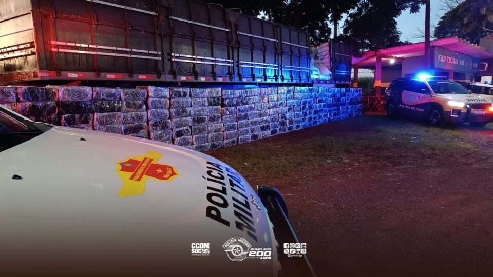 tada por um caminhão. Os policiais militares do Tático Ostensivo Rodoviário (TOR