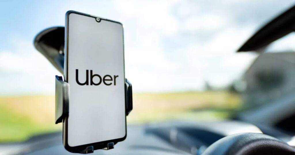 Objeto esquecido no carro: Guia da Uber ensina como recuperá-lo rapidamente