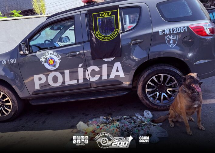 tráfico de drogas nesta sexta-feira (10), no bairro Calmon Viana, em Poá. A ação