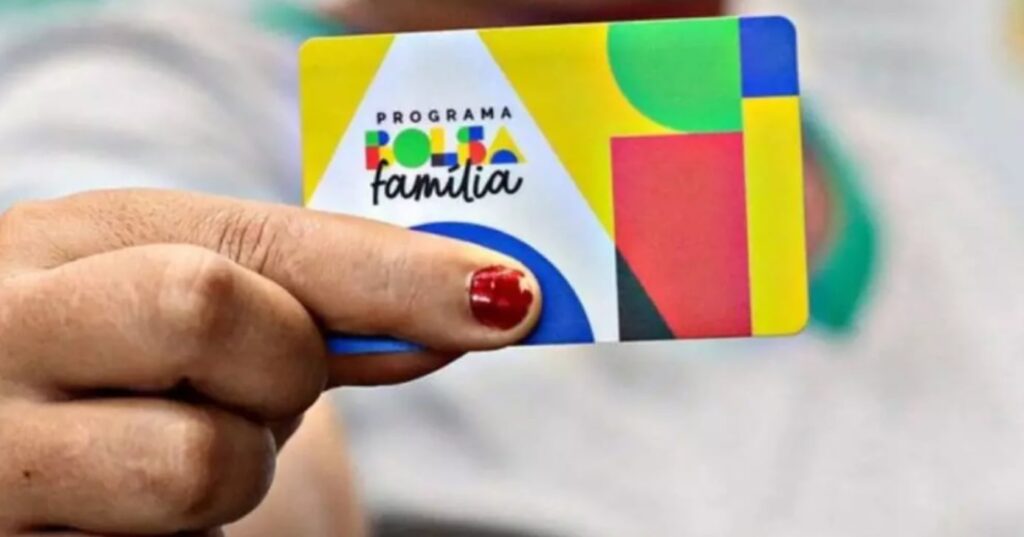 Bolsa Família: Posso sacar trabalhando como CLT? Veja regra hoje 12/7