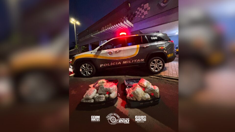 tráfico de drogas na tarde de domingo (12), durante a Operação Impacto, na Rodov