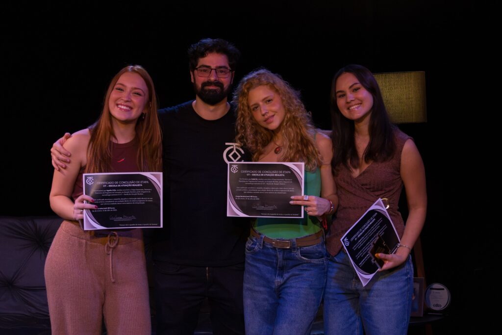 Ágatha Félix reforça importância da formação contínua na carreira artística