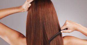 Rotina capilar: quatro hábitos que favorecem o aspecto liso dos fios