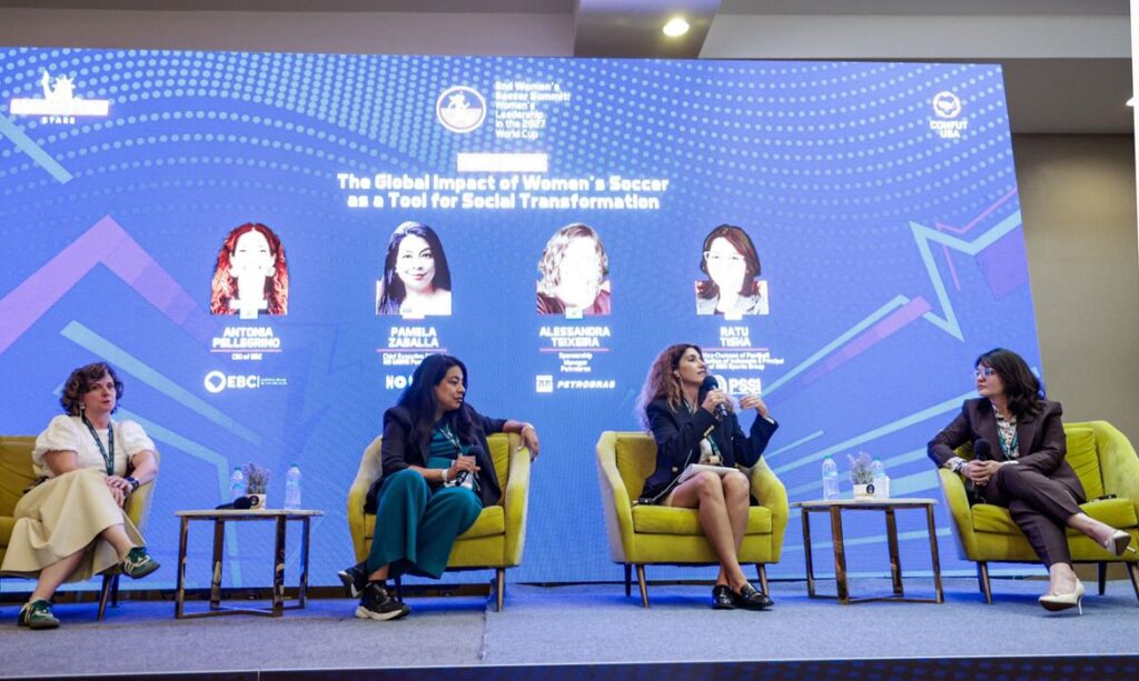 Copa do Mundo Feminina de 2027 no Brasil é tema central em congresso nos Estados Unidos