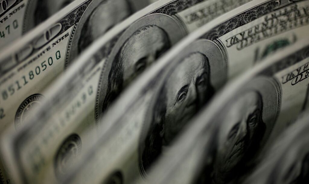 Tensão global impulsiona dólar a R$ 5,11 e freia bolsa brasileira em dia de alta do petróleo