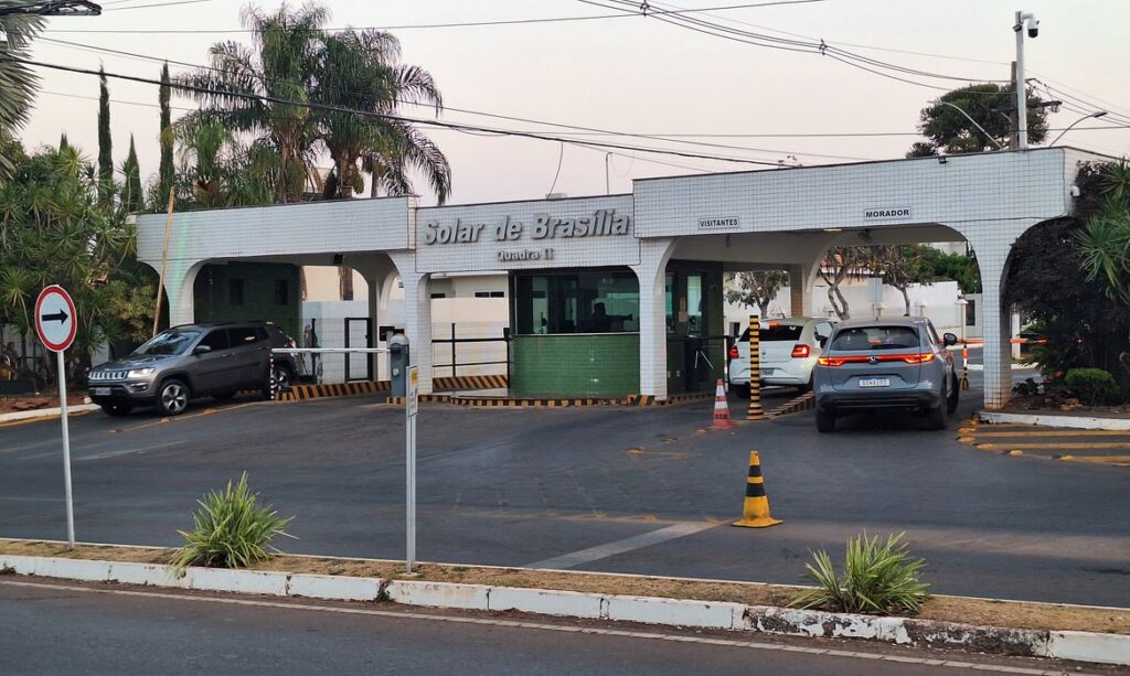 Moraes veta visita de Javier Milei a Jair Bolsonaro em prisão domiciliar