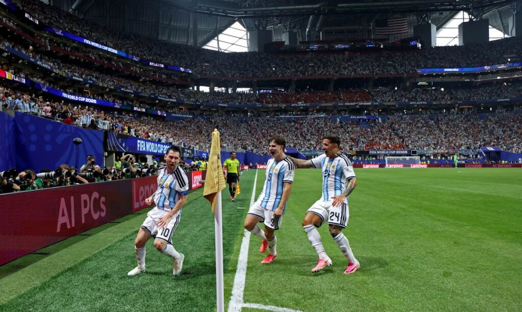 Espanha e Argentina projetam renovação de elencos de olho na Copa do Mundo de 2030