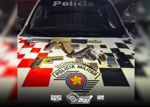 Apreensão de arma e réplica de fuzil em São José dos Campos reforça combate ao crime