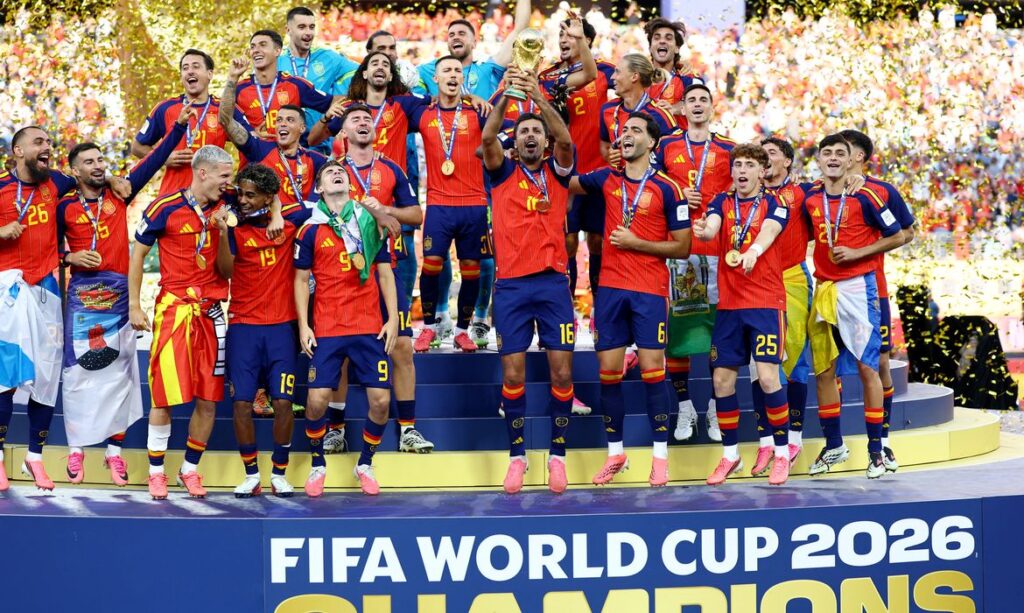 Espanha conquista bicampeonato mundial e consagra nova geração no futebol