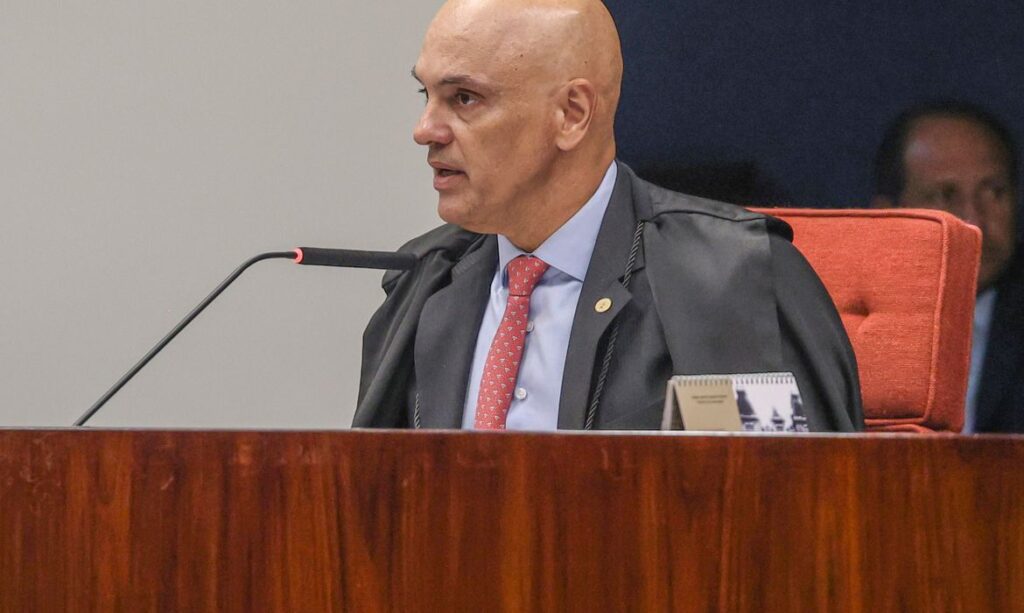 Moraes encerra investigação contra Bolsonaro sobre uso da Abin